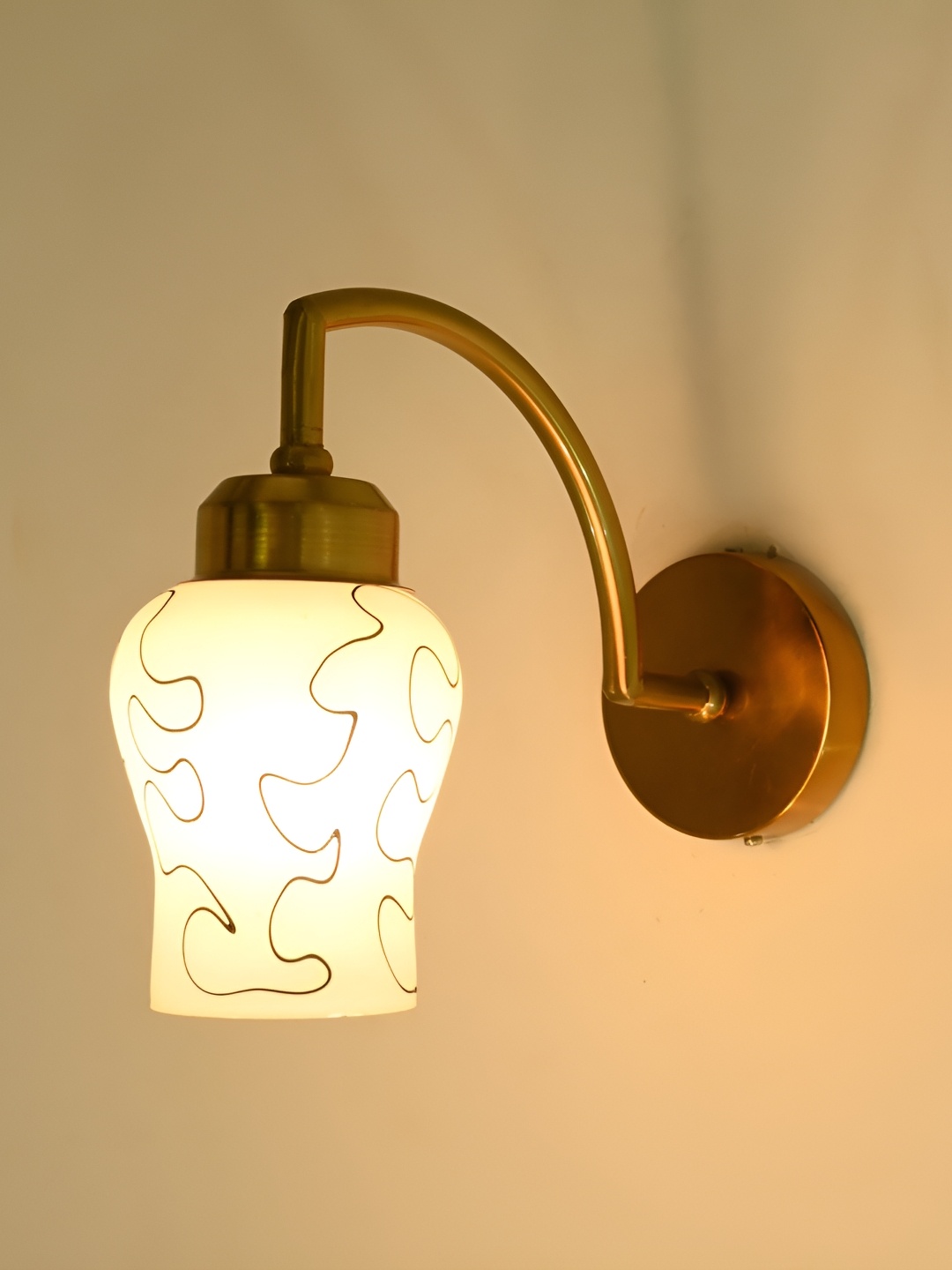 

Afast White & Black Metal Rectangle Shaped Wall Lamp