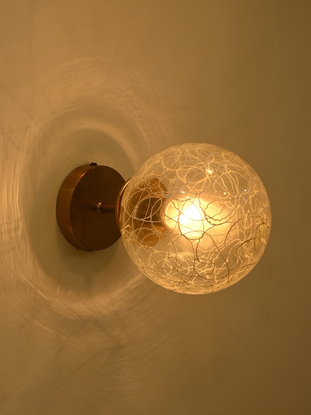 

Afast White Metal Rectangle Shaped Wall Lamp