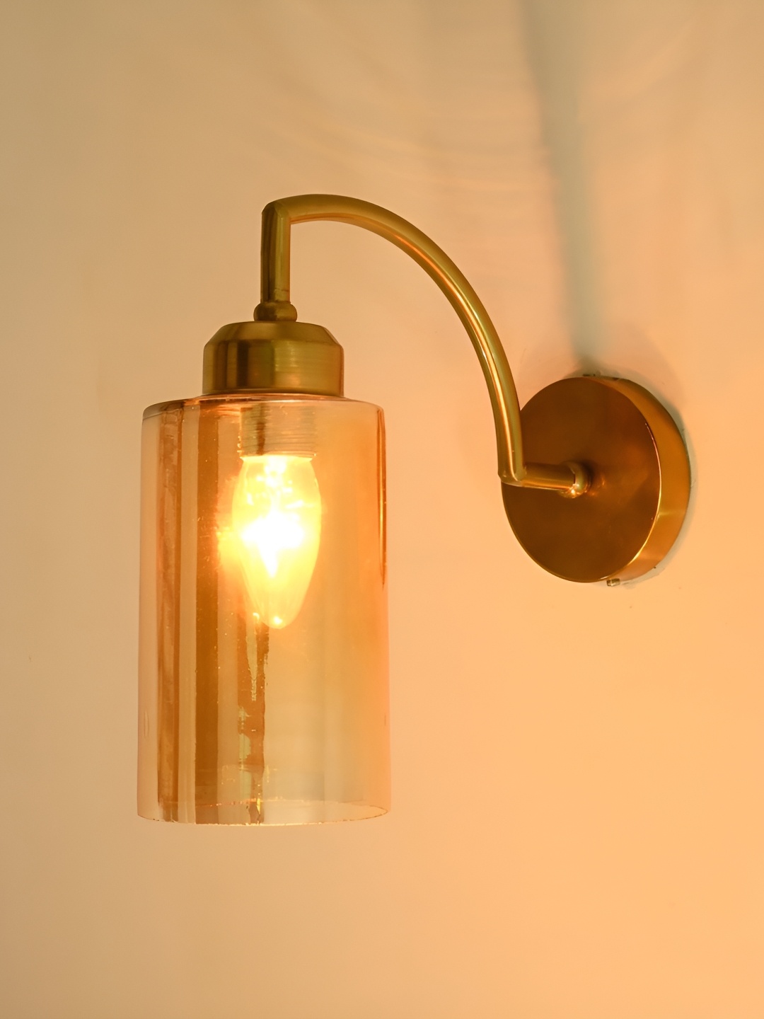 

Afast Gold-Toned Metal Rectangle Shaped Wall Lamp