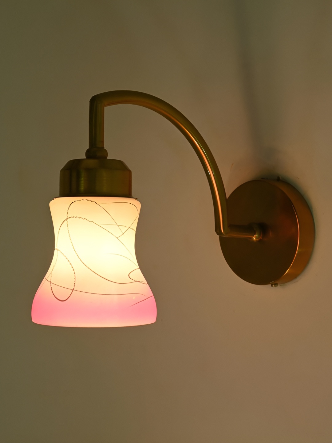 

Afast Pink & White Metal Rectangle Shaped Wall Lamp