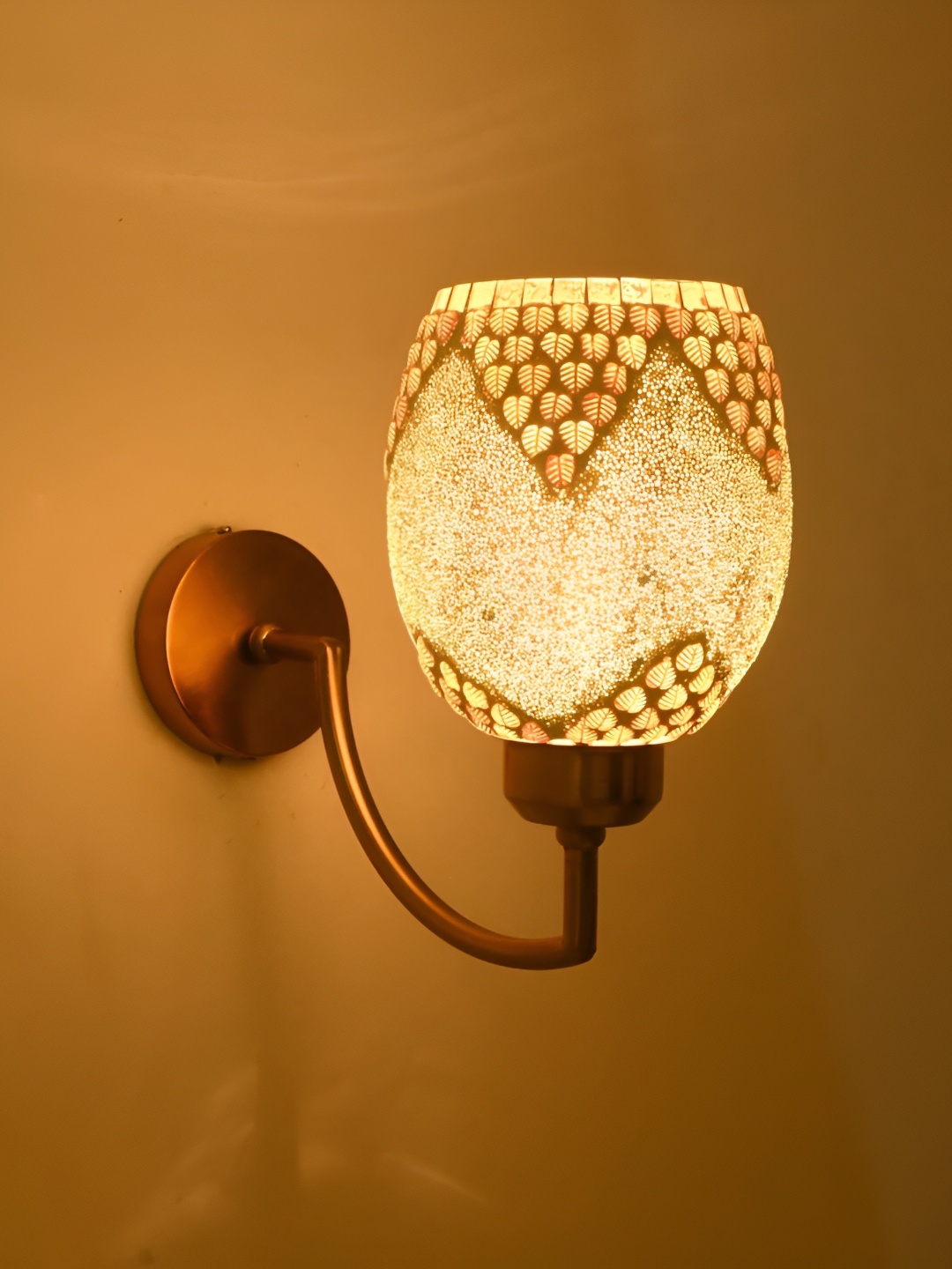 

Afast Gold-Toned Metal Rectangle Shaped Wall Lamp