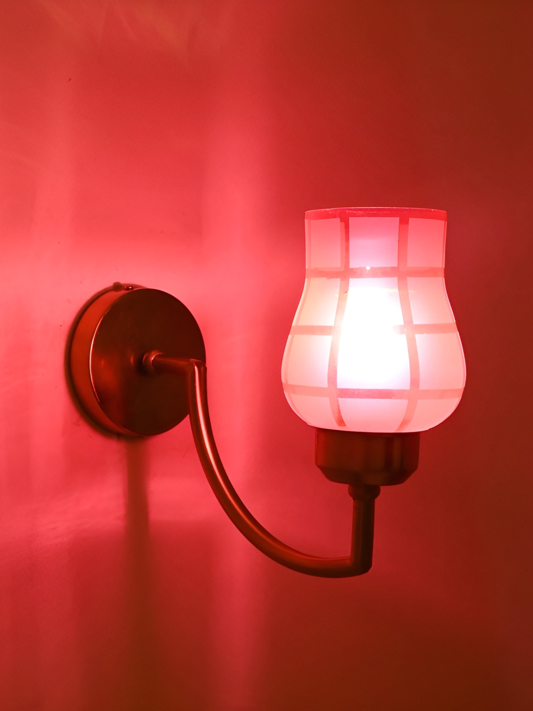 

Afast Pink Metal Rectangle Shaped Wall Lamp