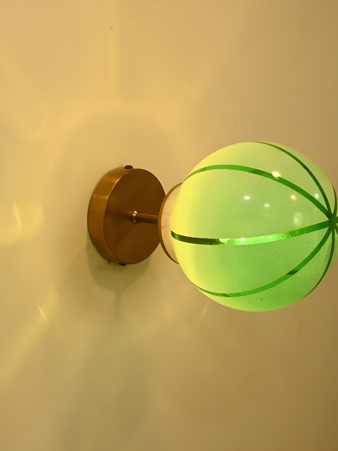 

Afast Green Metal Rectangle Shaped Wall Lamp