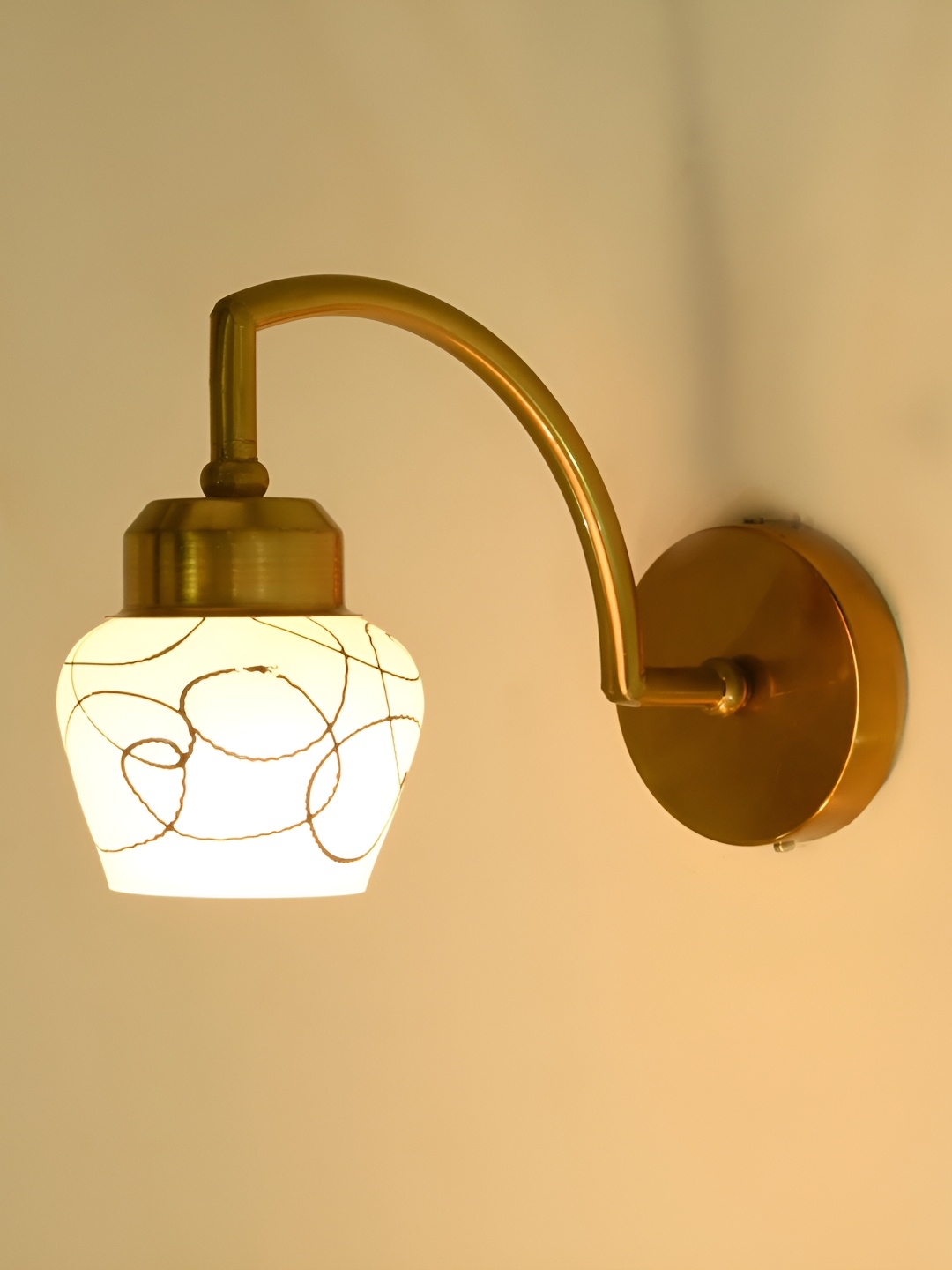 

Afast Black & White Metal Rectangle Shaped Wall Lamp