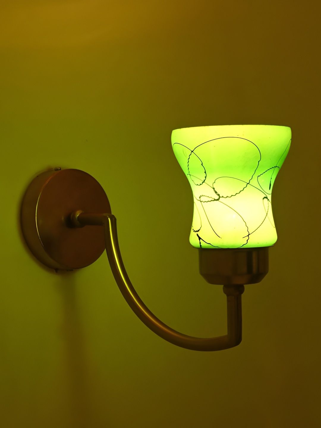 

Afast Green & Black Metal Rectangle Shaped Wall Lamp