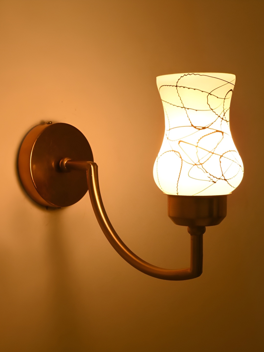

Afast Black & White Metal Rectangle Shaped Wall Lamp