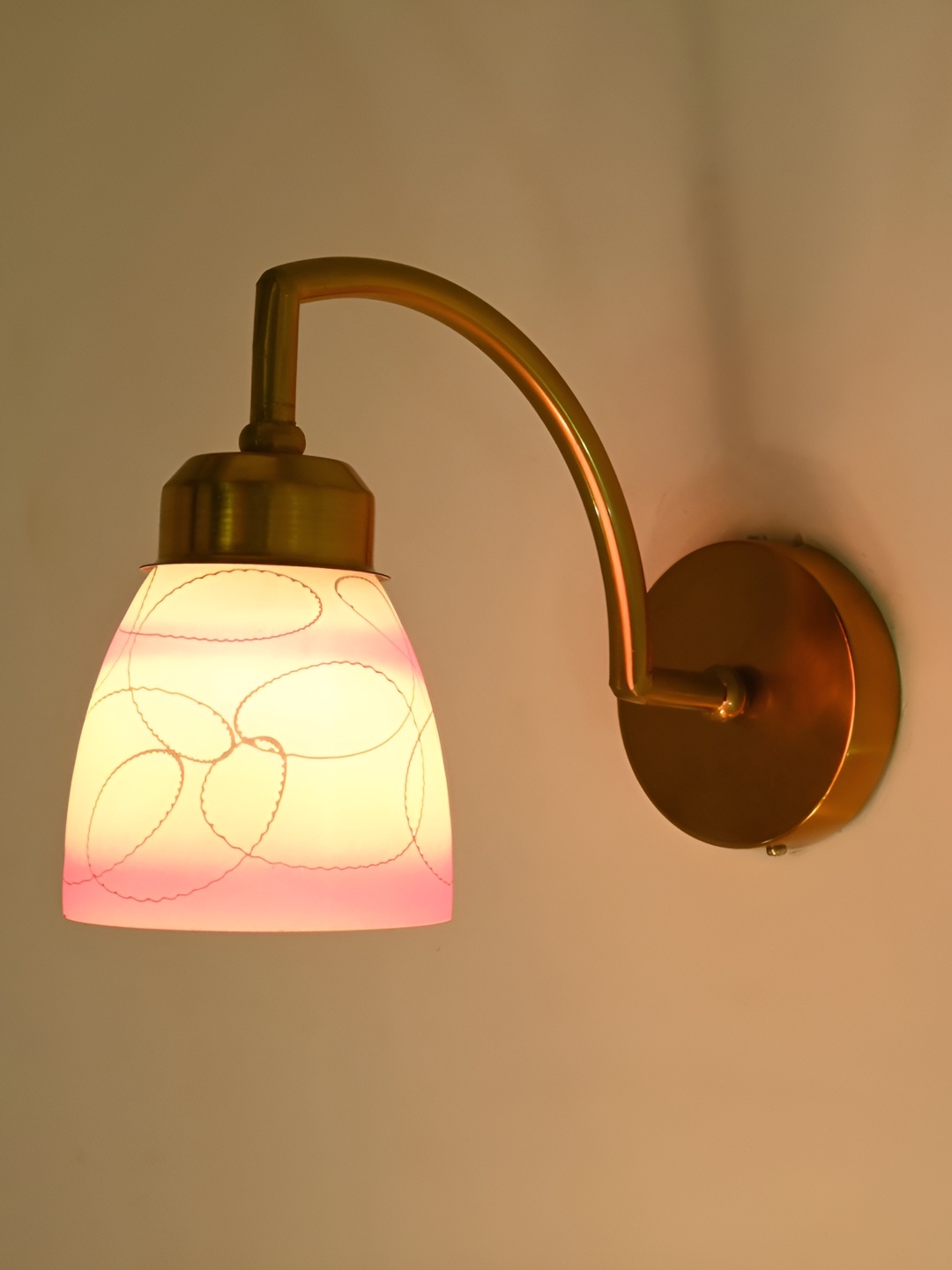 

Afast Pink & White Metal Rectangle Shaped Wall Lamp