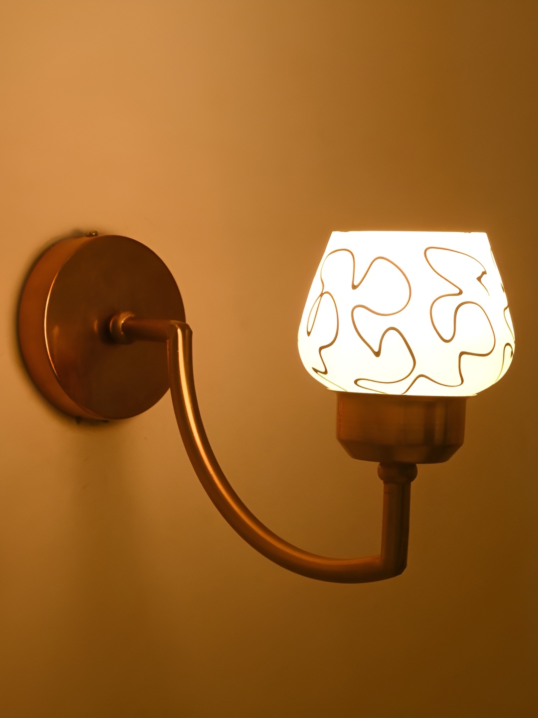

Afast Black & White Metal Rectangle Shaped Wall Lamp