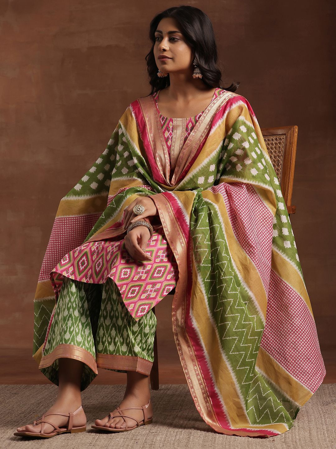 

Libas Women Floral Printed Empire Gotta Patti Pure Cotton Kurta with Palazzos & With Dupatta, Pink