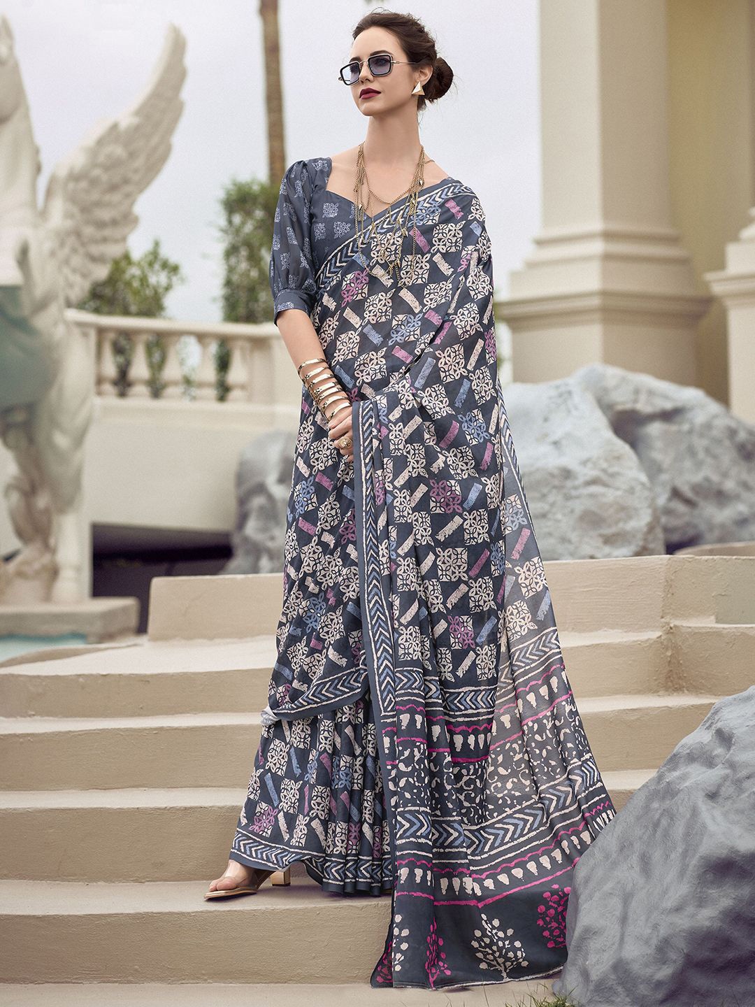

Mitera Geometric Printed Saree, Grey