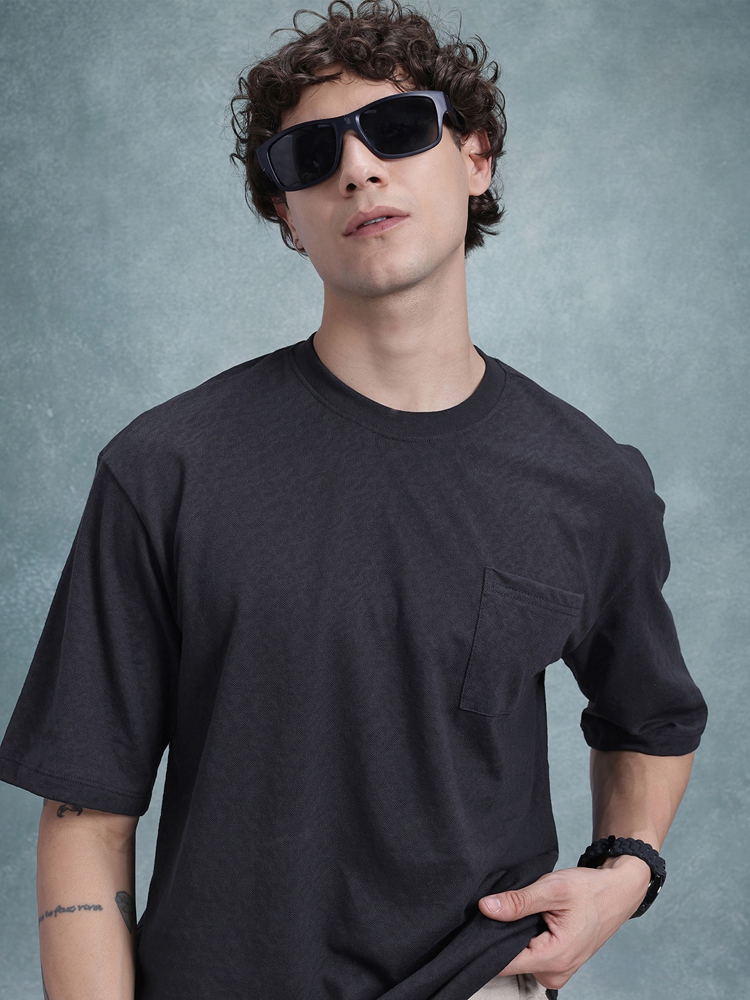 

The Roadster Life Co. Relaxed Patch-Pocketed T-shirt, Black