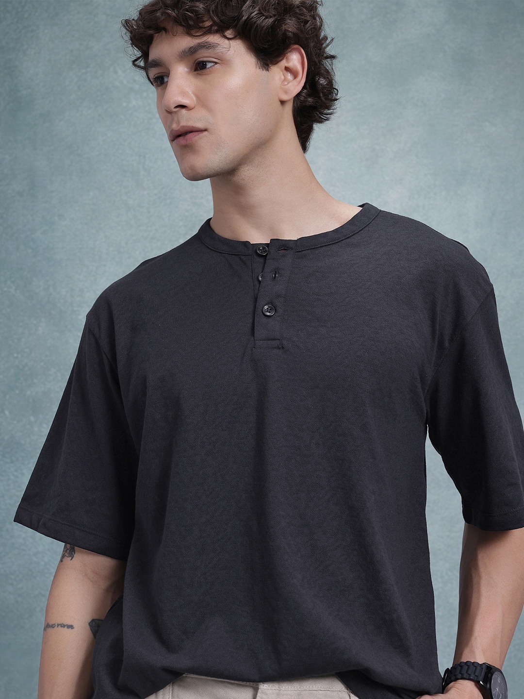 

The Roadster Life Co. Relaxed Fit Henley Neck T-shirt, Navy blue