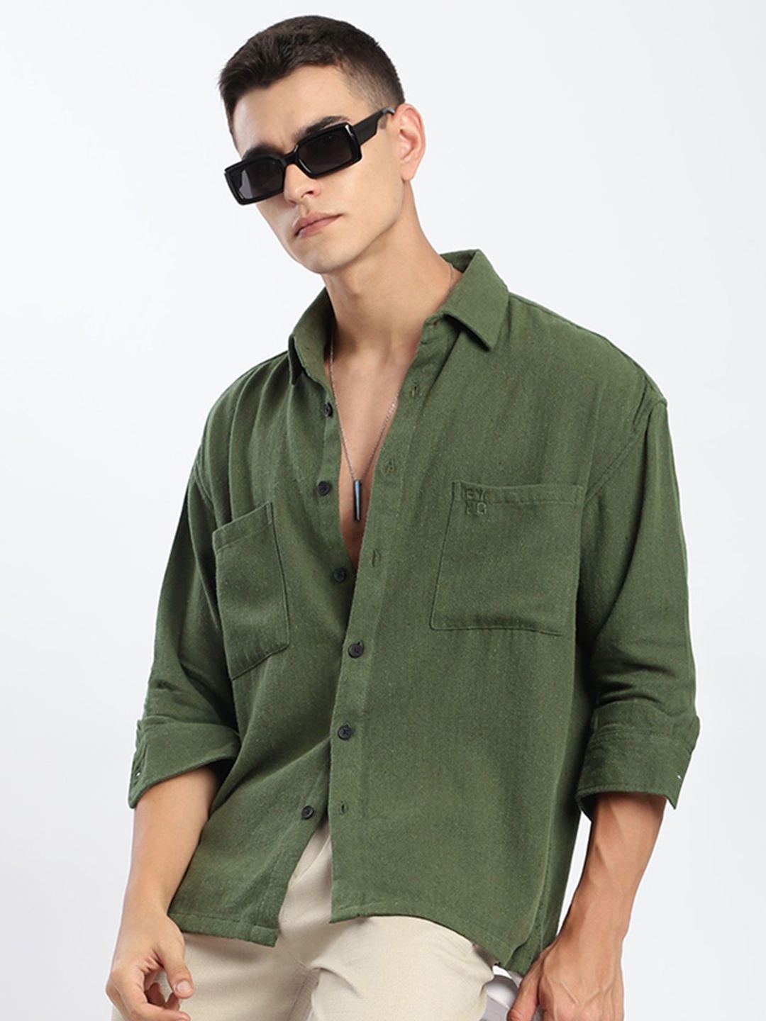 

Beyoung Men Solid Pocket Detailing Cotton Relaxed Fit Casual Shirt, Olive