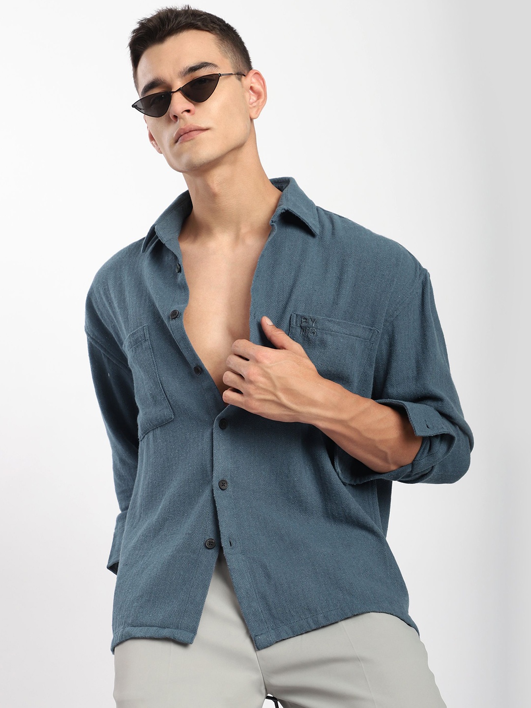 

Beyoung Men Relaxed Fit Spread Collar Solid Cotton Casual Shirt, Teal