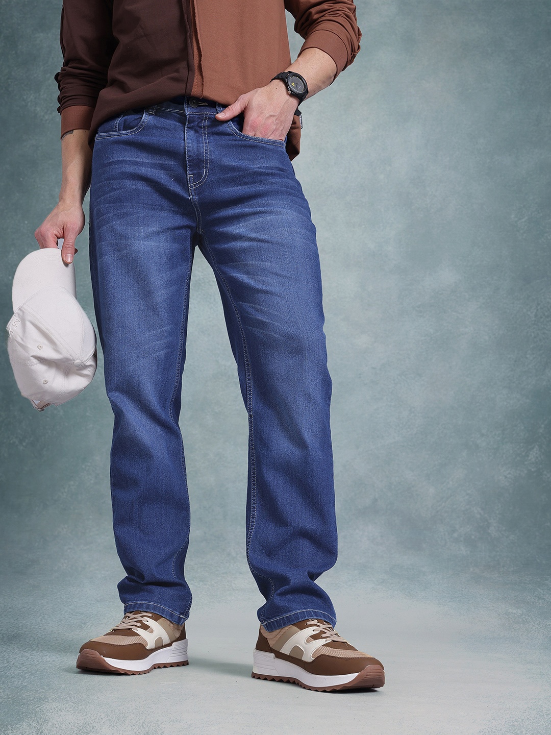 

The Roadster Life Co. Men Relaxed Fit Light Fade Jeans, Blue