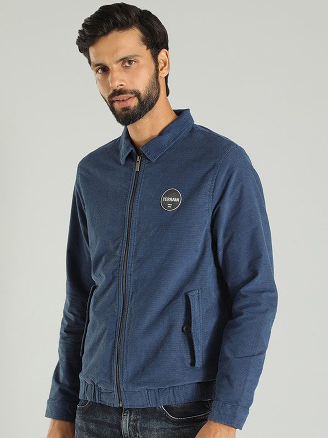 

Indian Terrain Men Spread Collar Solid Cotton Casual Insulator Bomber Jacket, Blue