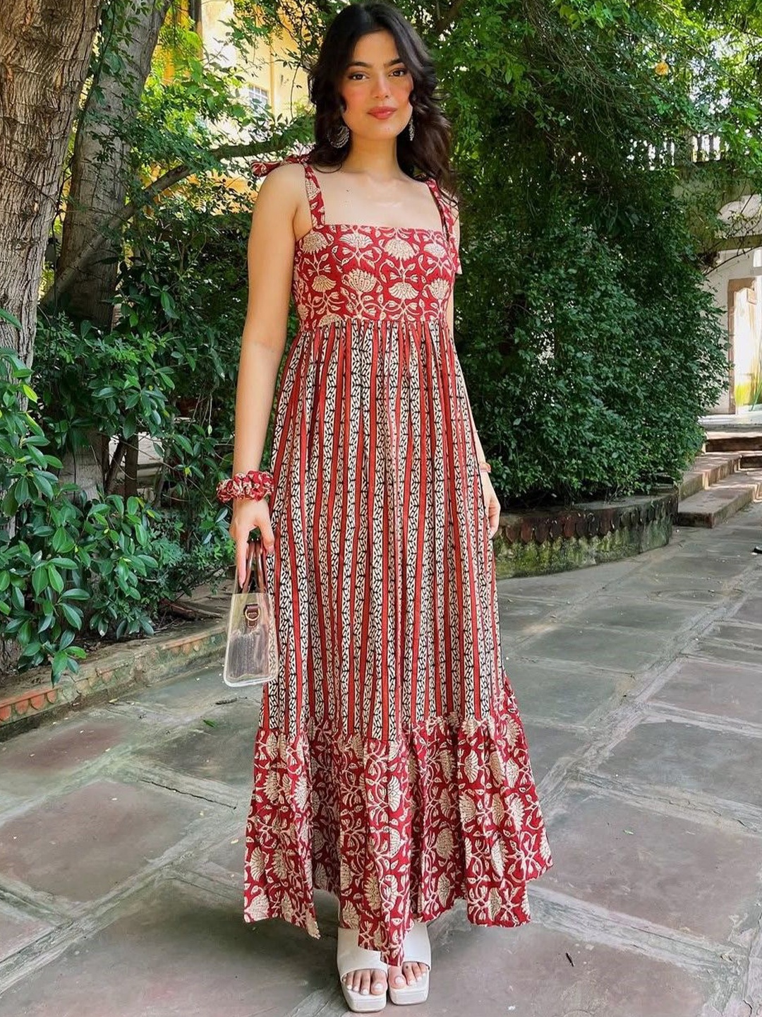 

WHATNOT STYLE Women forma Printed Maxi Dress, Red
