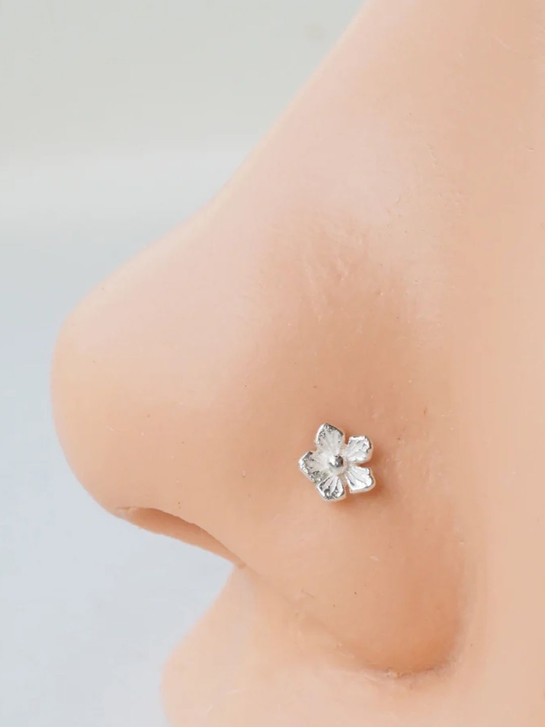 

Sangria Stud Nosepin, Silver