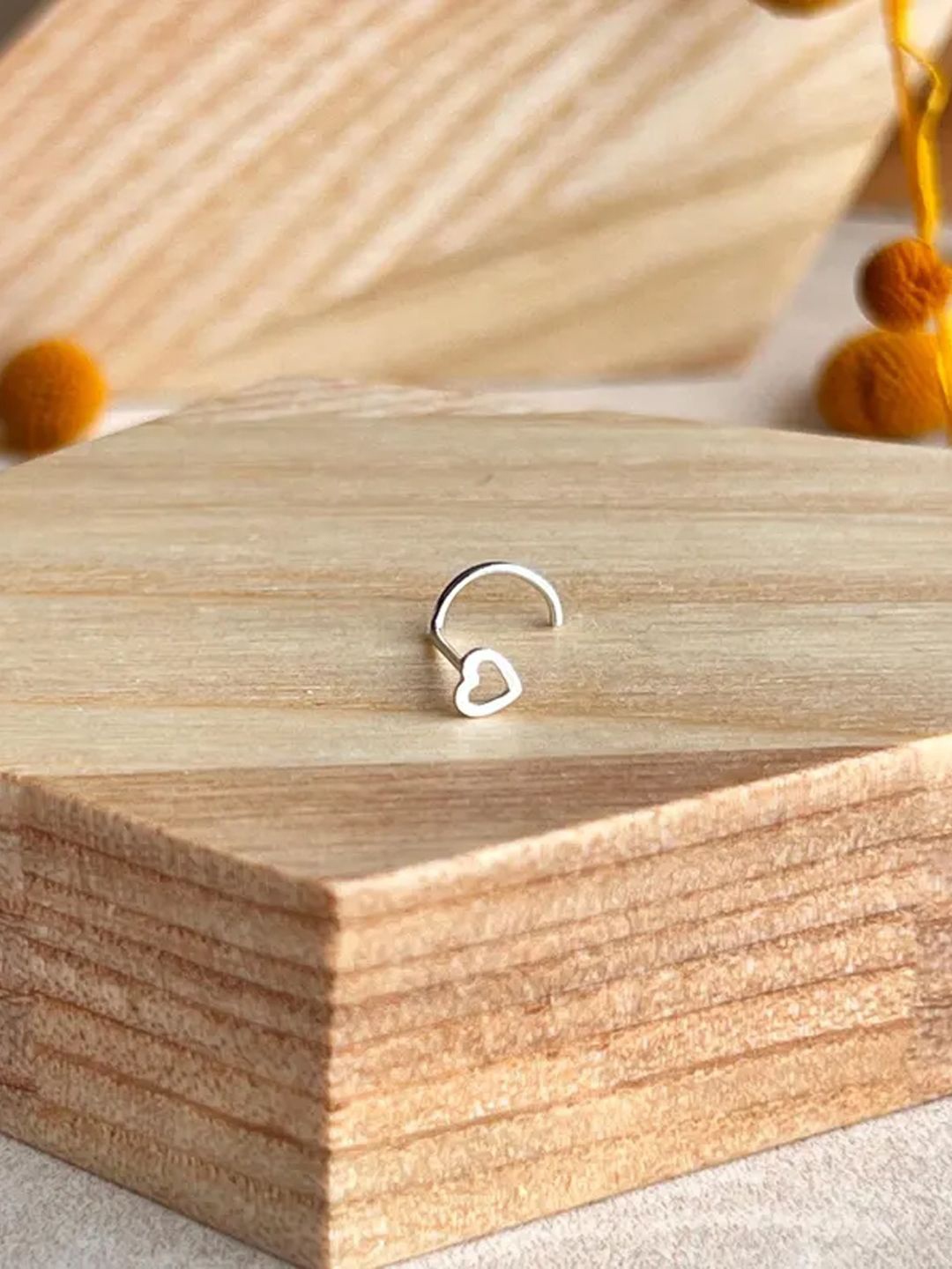 

Sangria Stud Nosepin, Silver