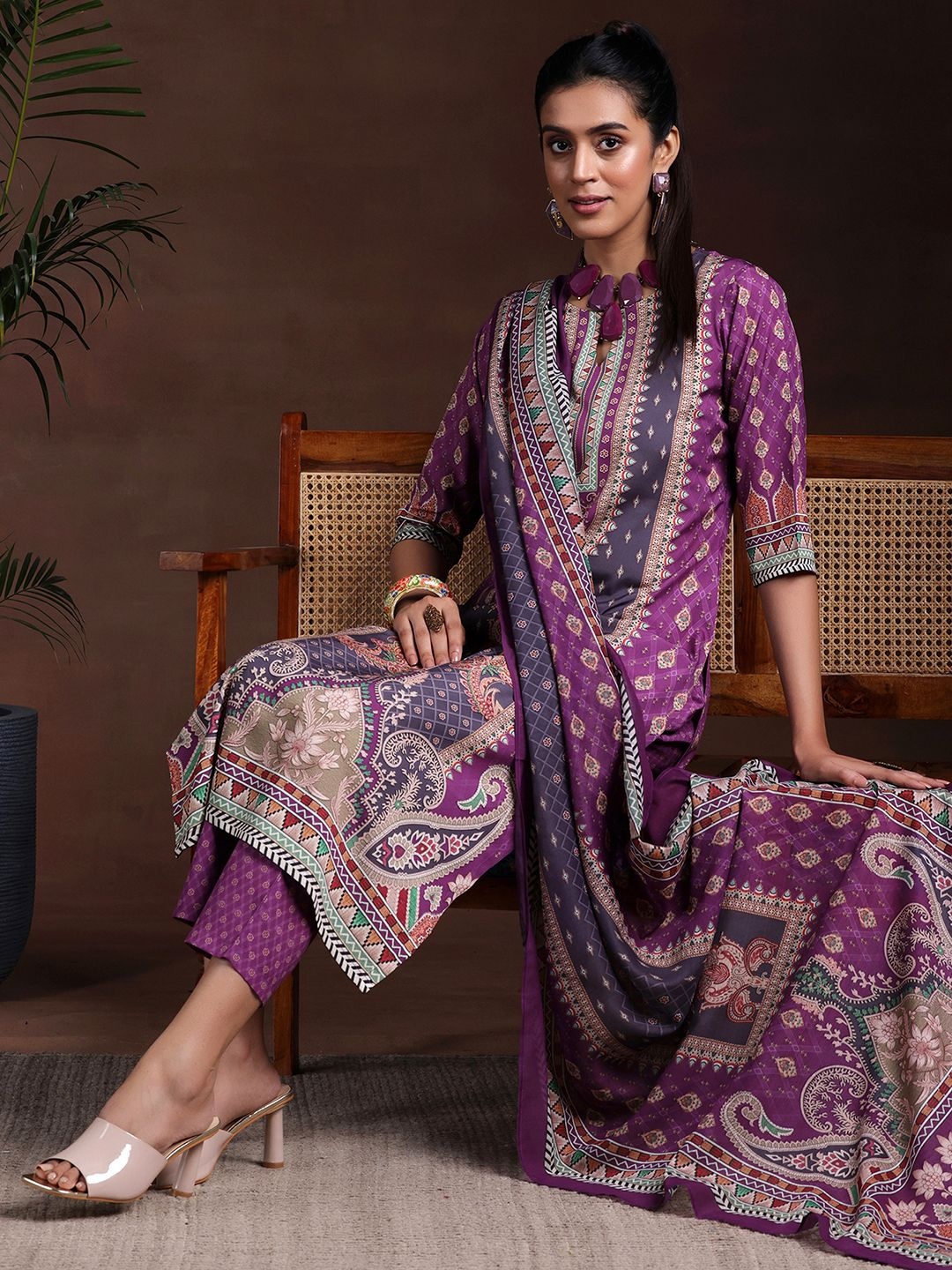 

Libas Women Ethnic Motifs Printed Regular Kurta with Trousers & With Dupatta, Purple