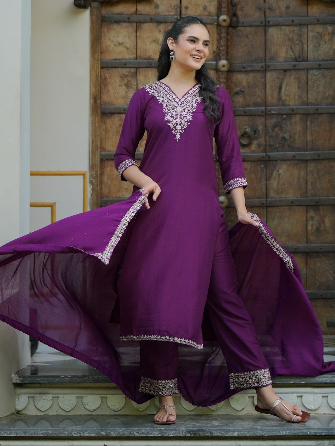 

Libas Women Floral Yoke Design Regular Kurta with Trousers & With Dupatta, Burgundy