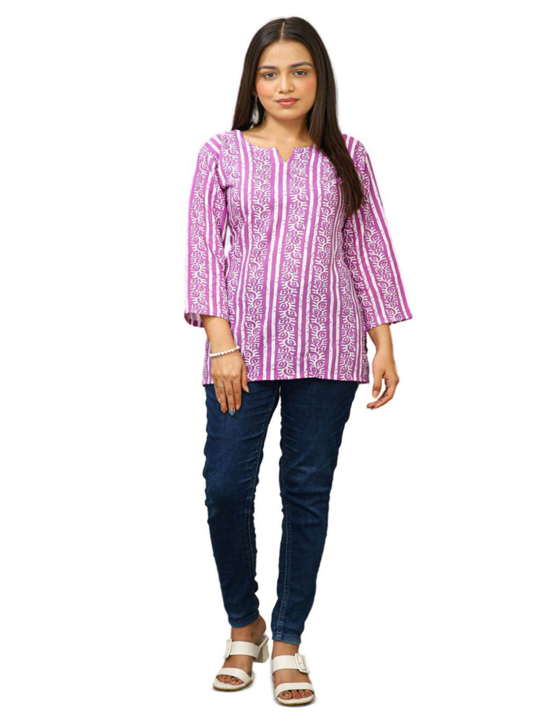 

DMT ETHNIC Women Ethnic Motifs Printed V - Neck Top, Purple