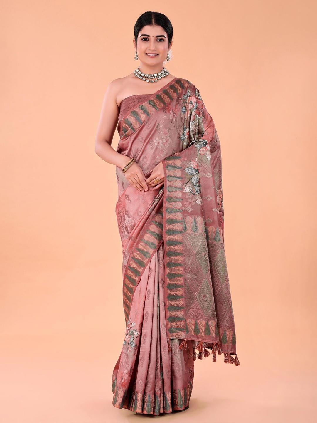 

NAAREE COLLECTION Floral Printed Saree, Mauve
