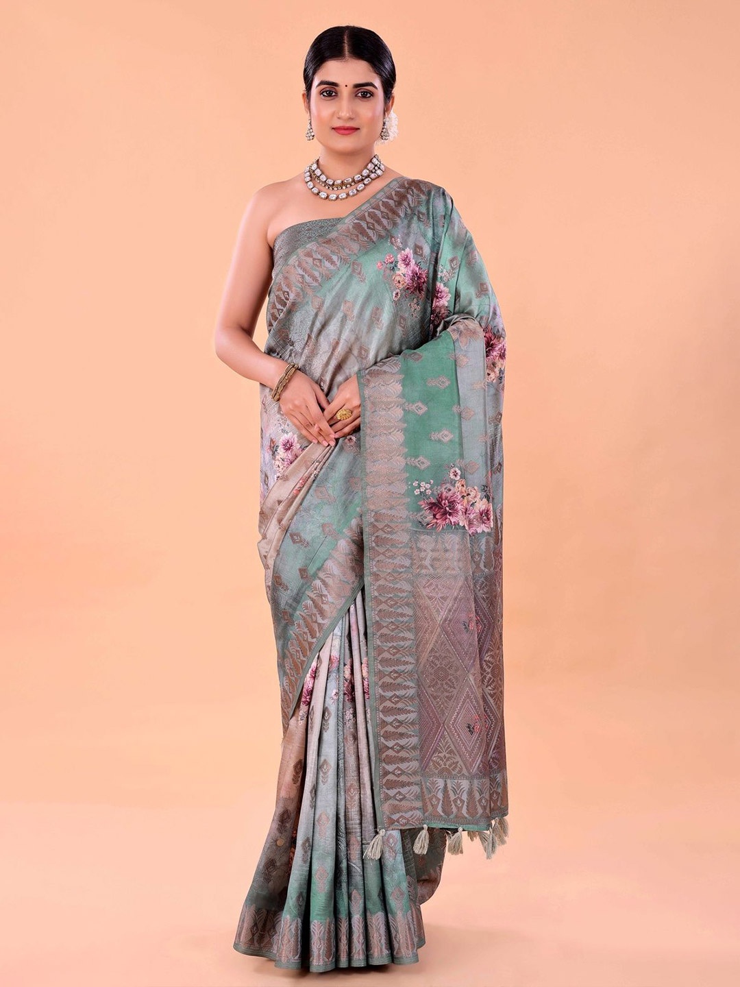 

NAAREE COLLECTION Floral Printed Ready to Wear Saree, Green