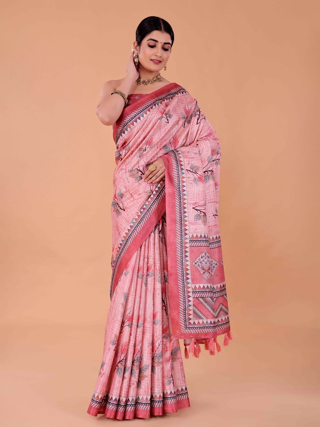 

NAAREE COLLECTION Floral Printed Satin Saree, Pink