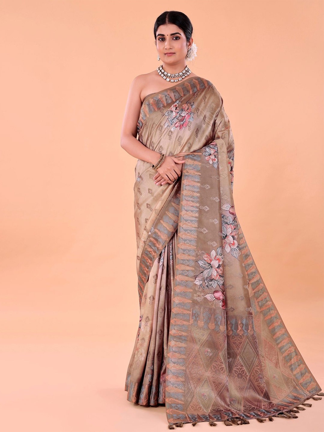 

NAAREE COLLECTION Women Floral Printed Saree, Brown