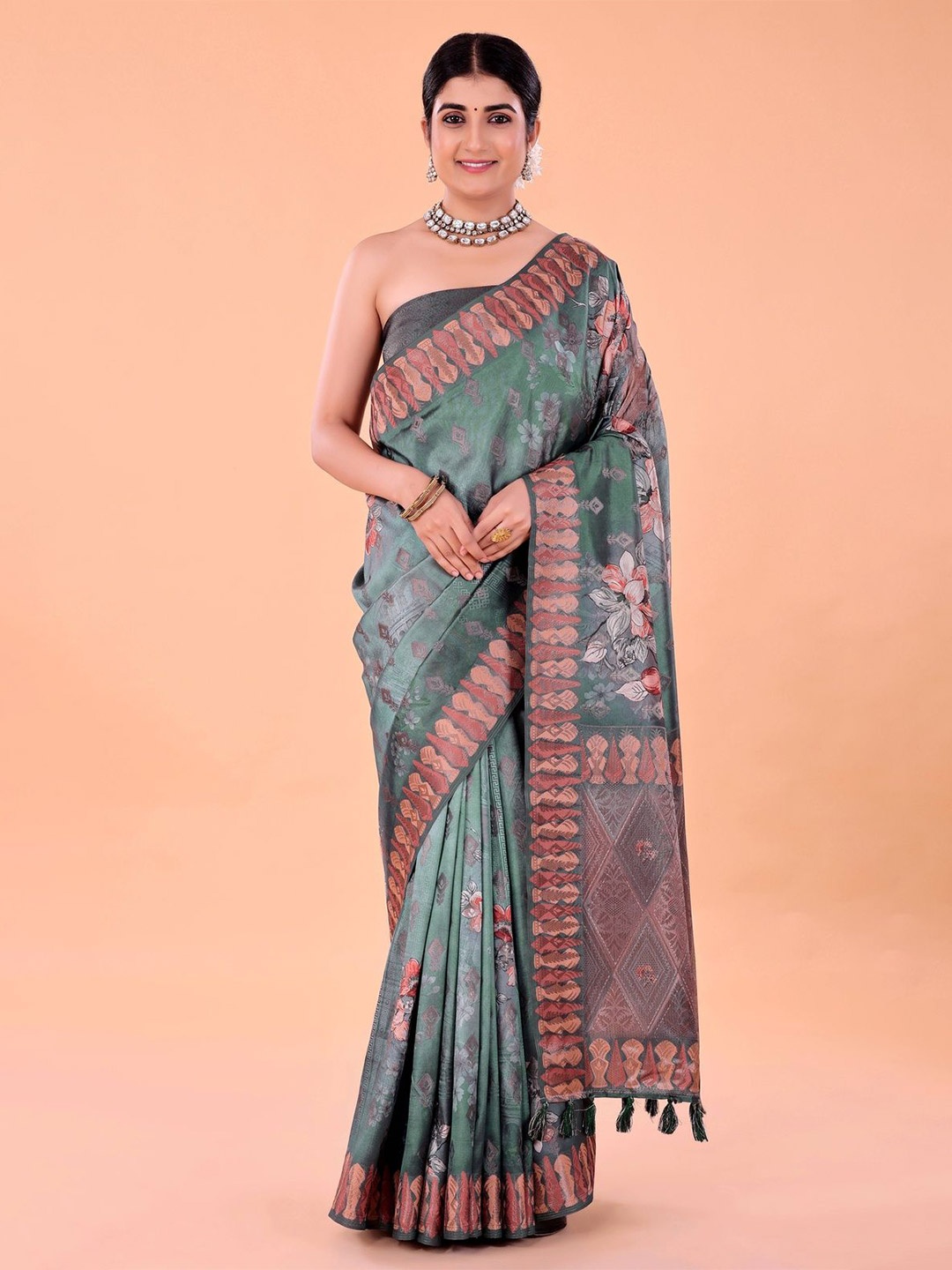

NAAREE COLLECTION Women Floral Printed Saree, Green