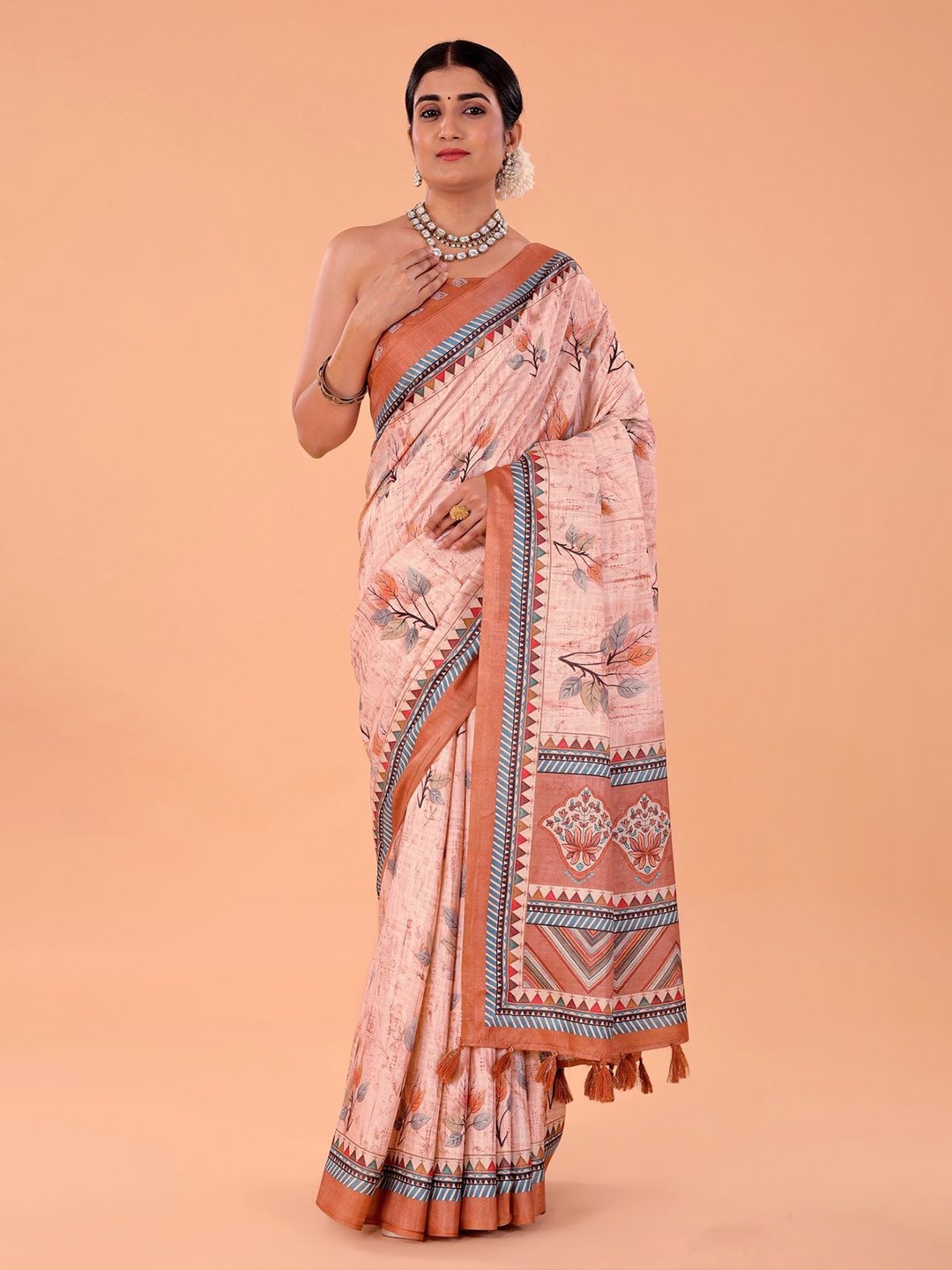 

NAAREE COLLECTION Floral Printed Satin Saree, Cream