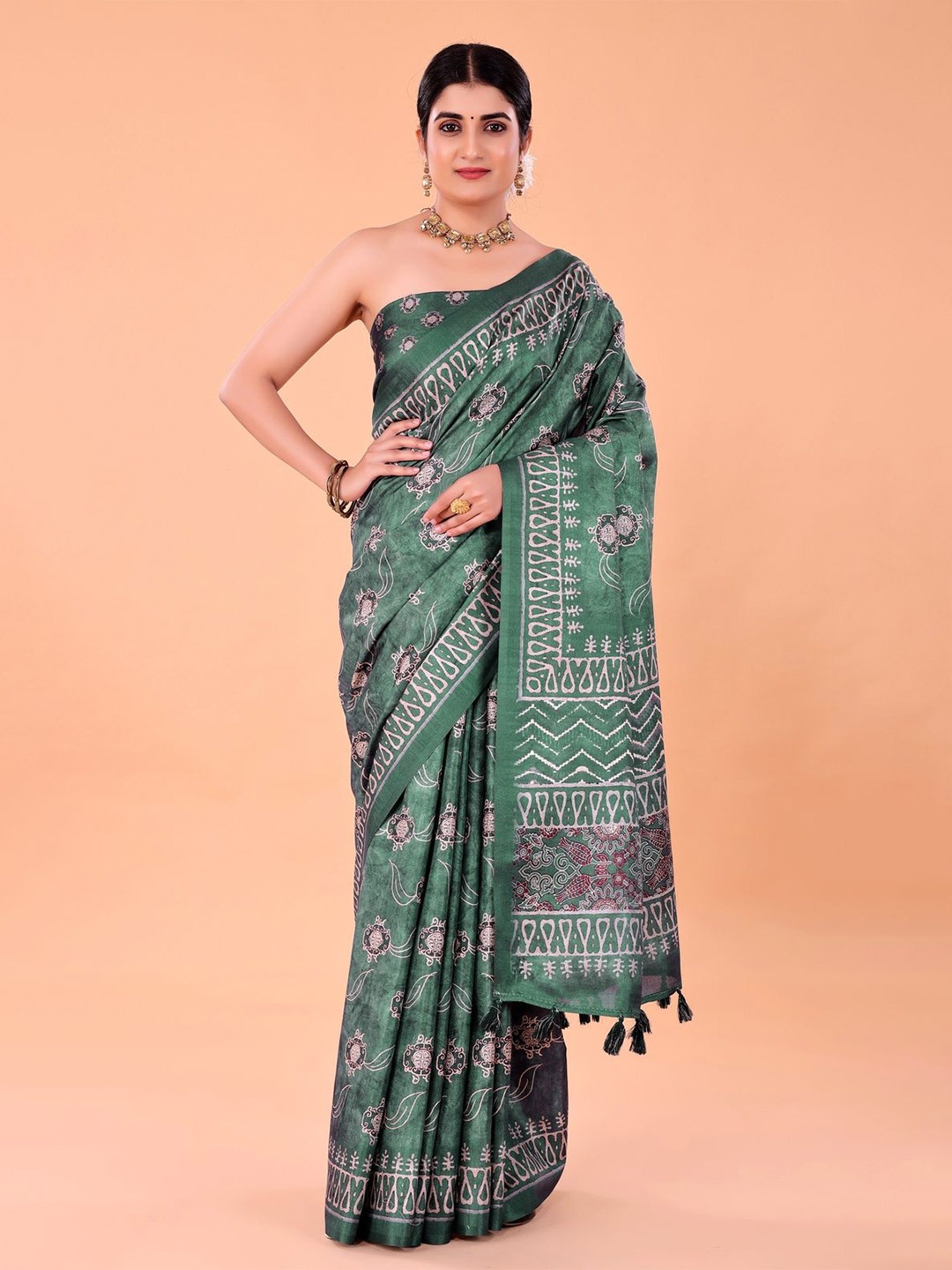 

NAAREE COLLECTION Ethnic Motifs Printed Saree, Green