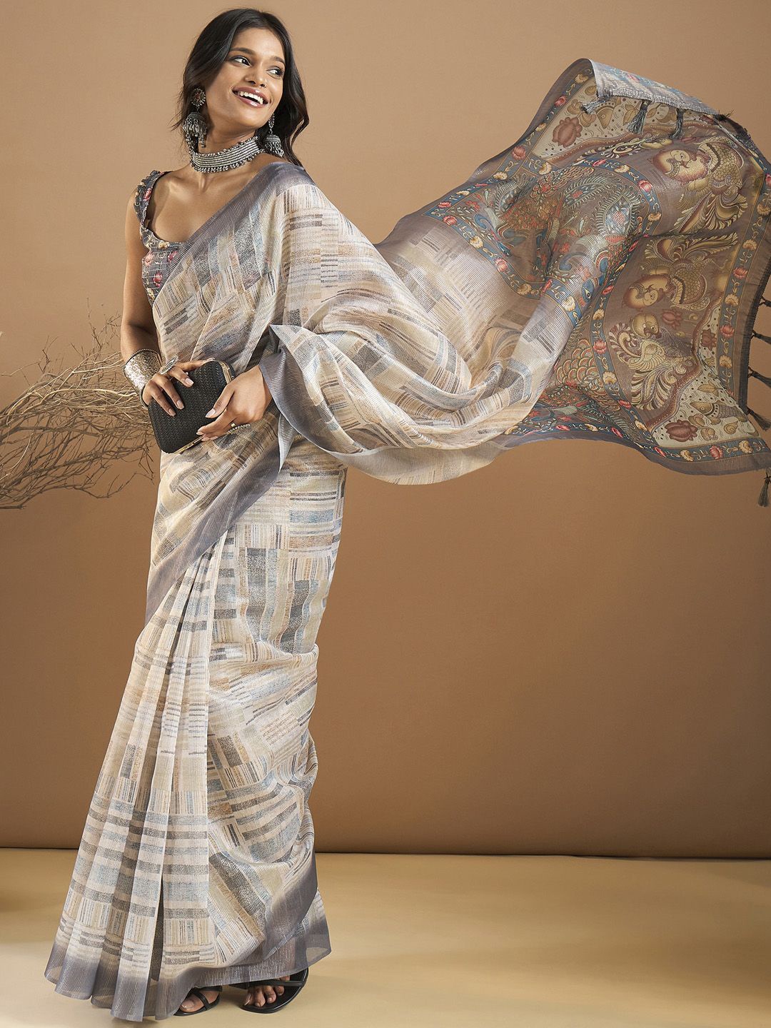 

Sangria Printed Organza Block Print Saree, Off white