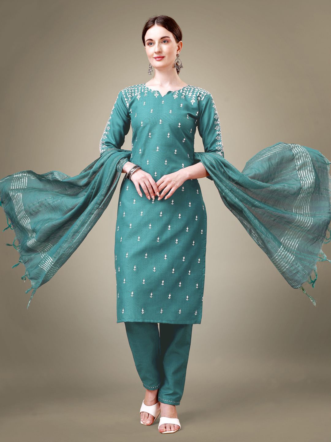 

HI FI NX Women Paisley Embroidered Regular Kurta with Trousers & With Dupatta, Sea green