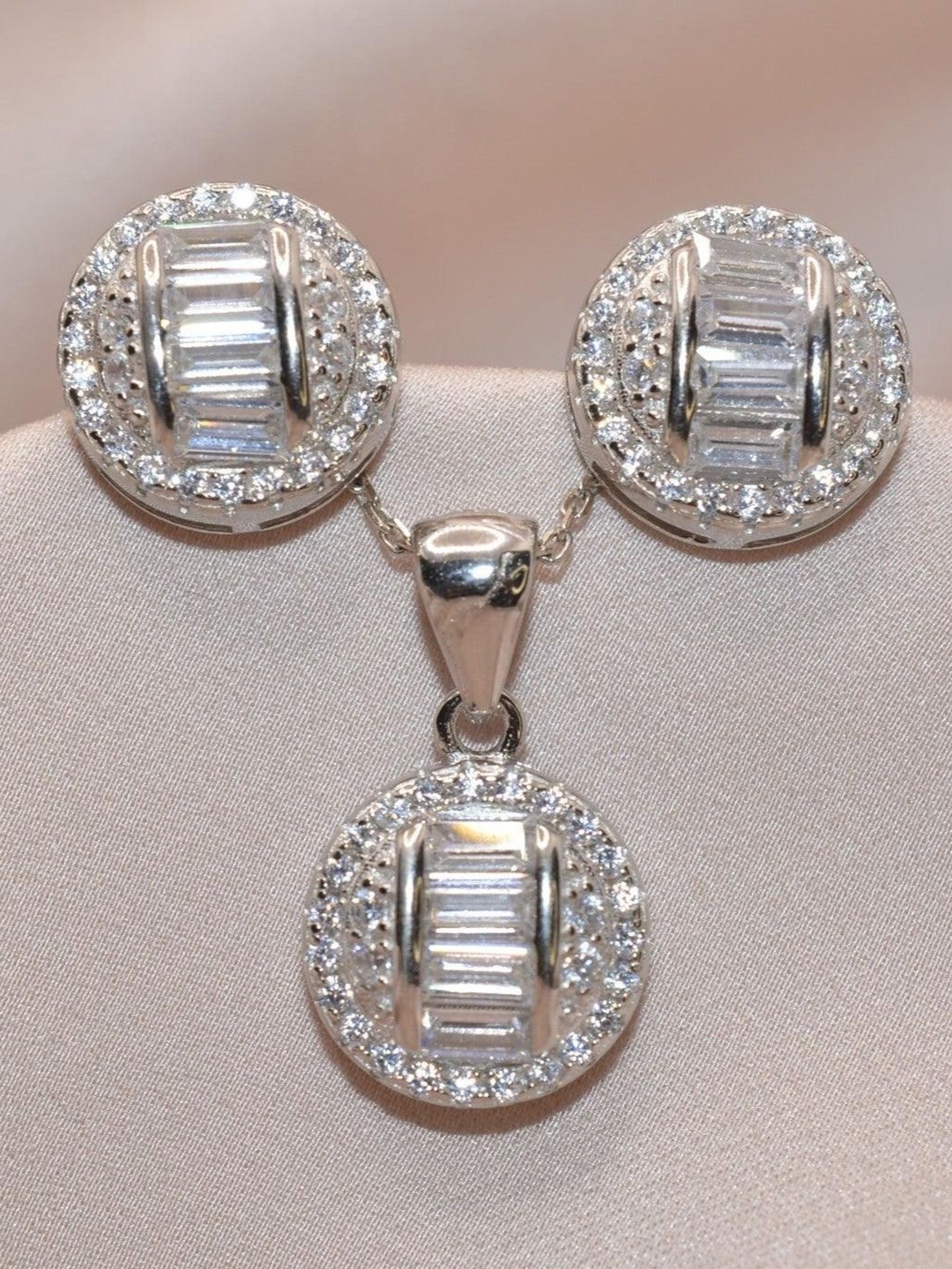 

Luxevogue Rhodium-Plated cubic Zirconia Stone-Studded Pendant Set, Silver