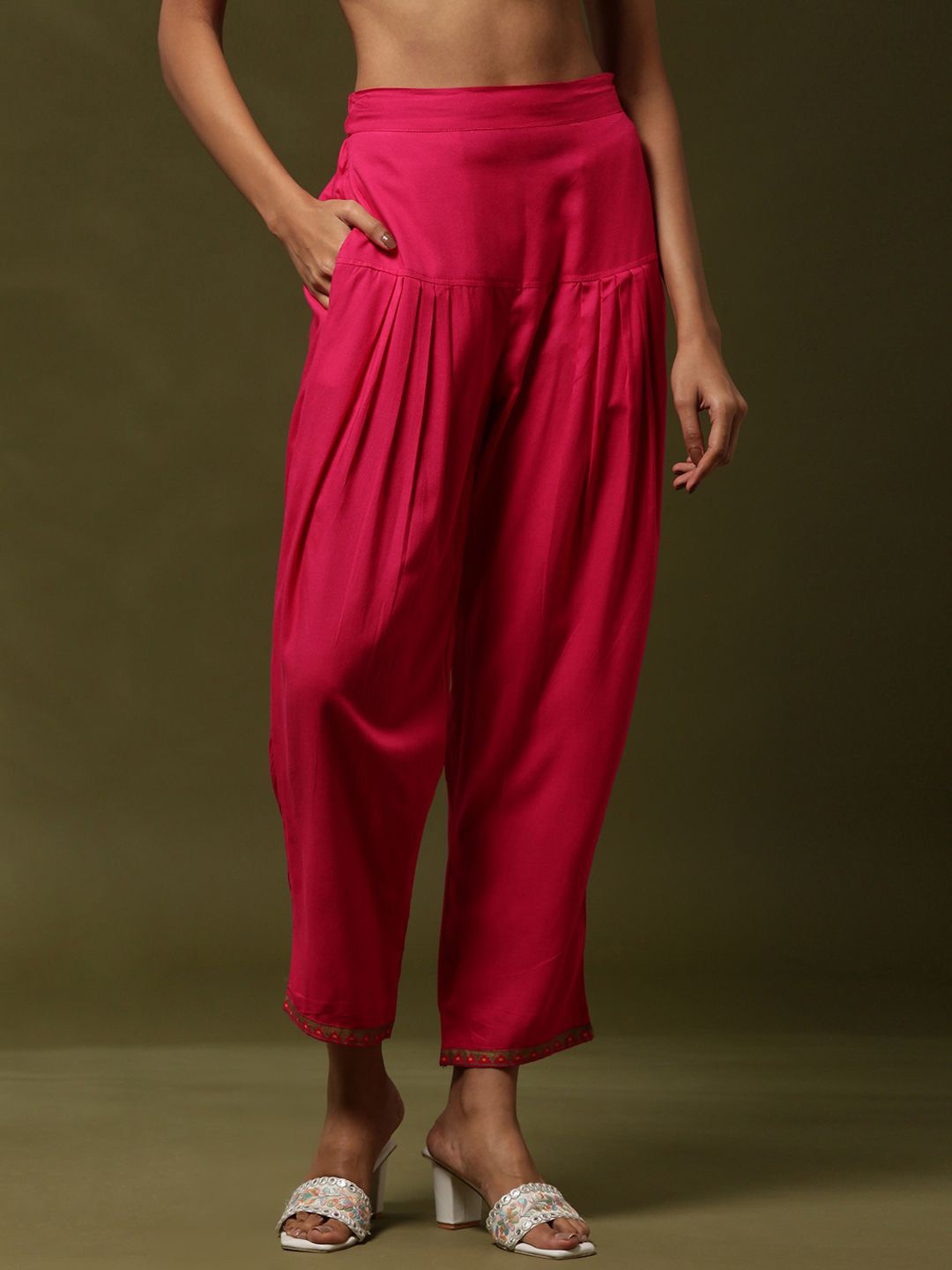 

Abhishti Women Relaxed Fit Trousers, Fuchsia
