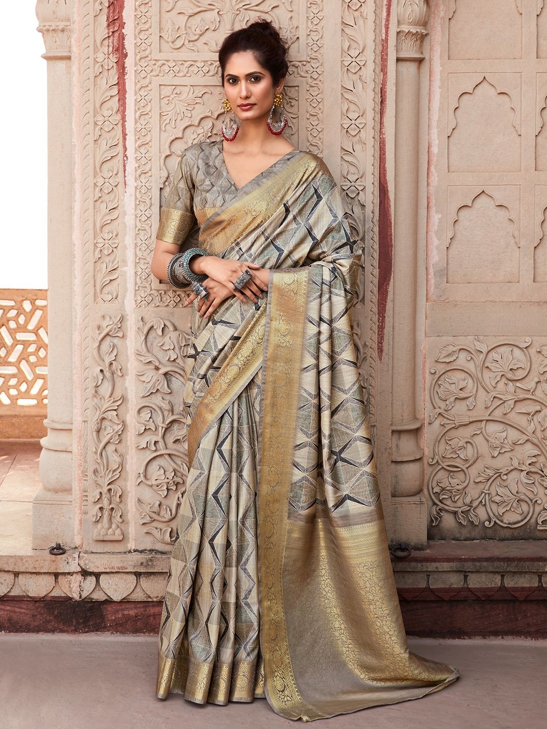 

Satrani Geometric Printed Pure Silk Saree, Grey