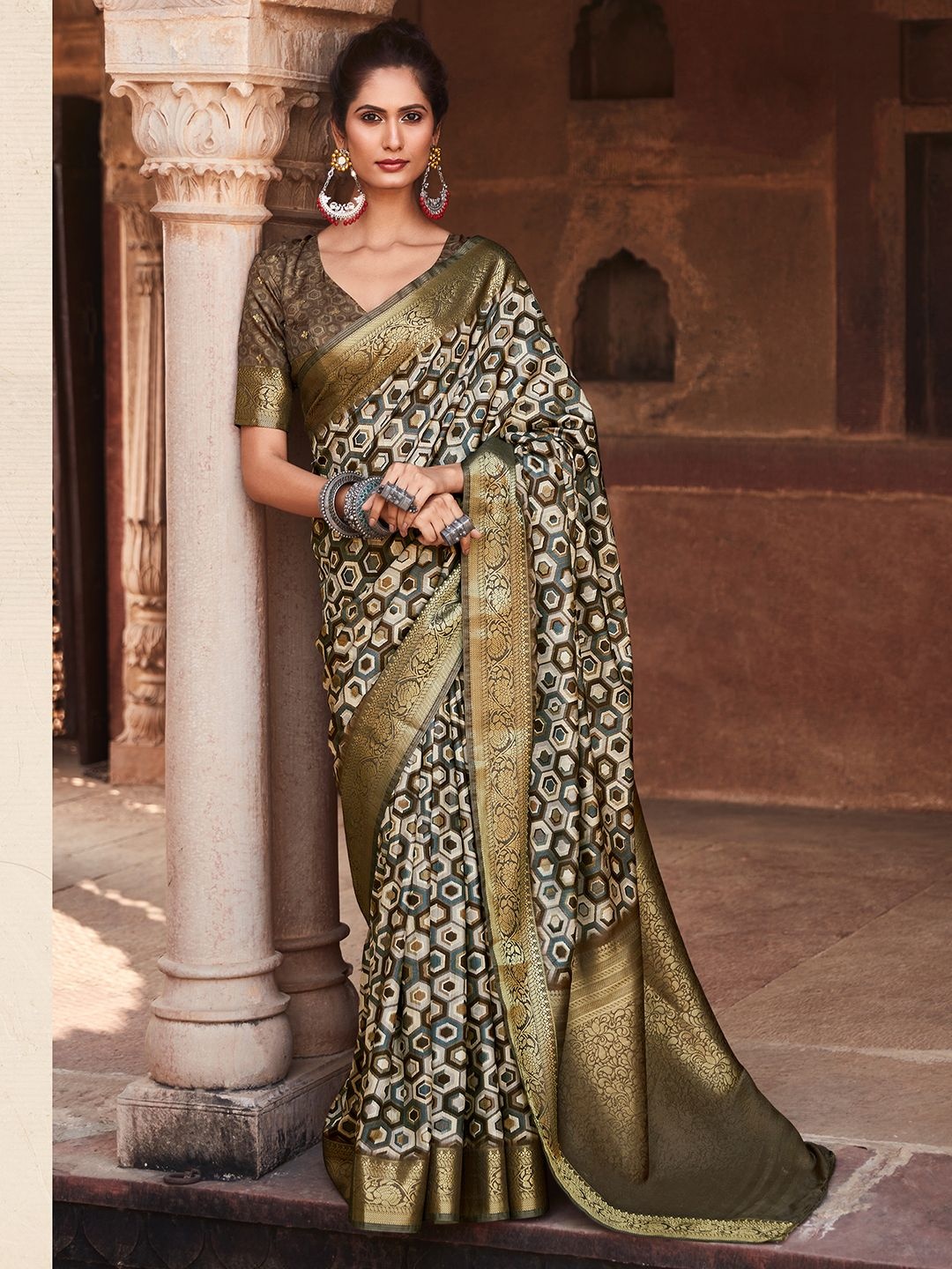 

Satrani Pure Silk Geometric Printed Saree, Olive