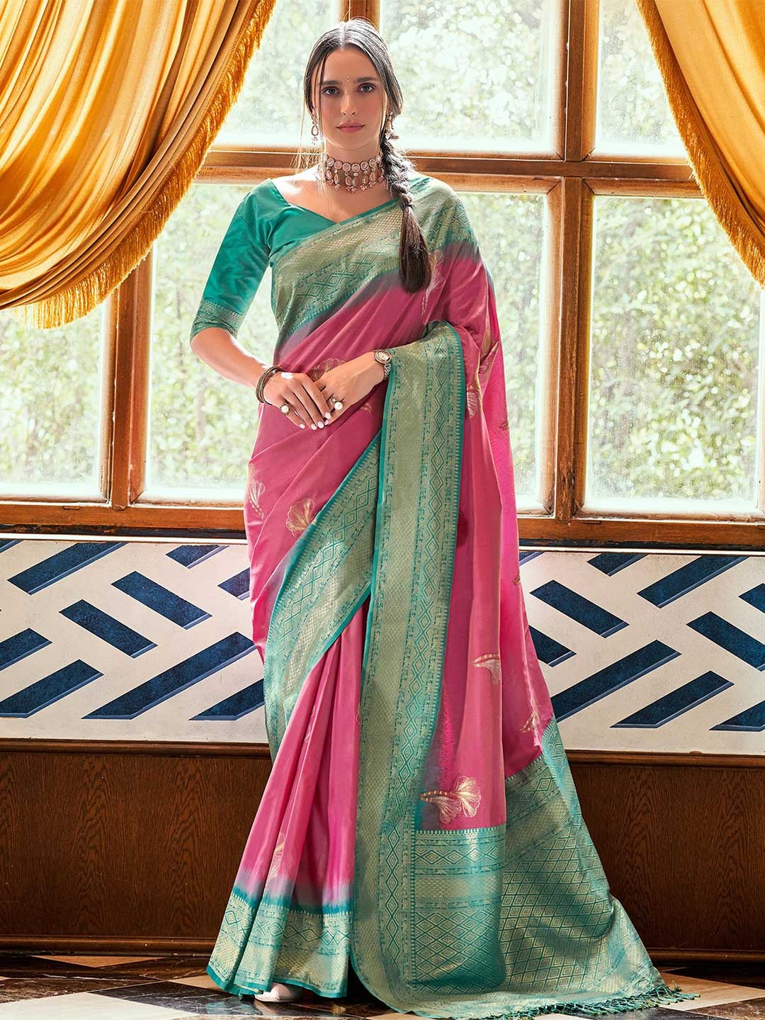 

Satrani Floral Woven Design Zari Pure Silk Banarasi Saree, Pink