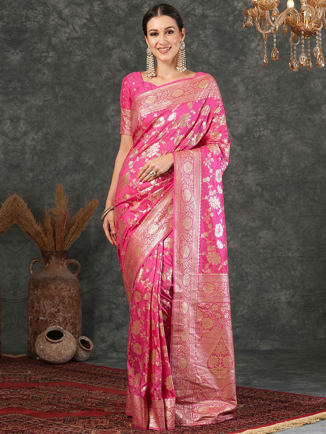 

Satrani Women Printed Jacquard Saree, Pink