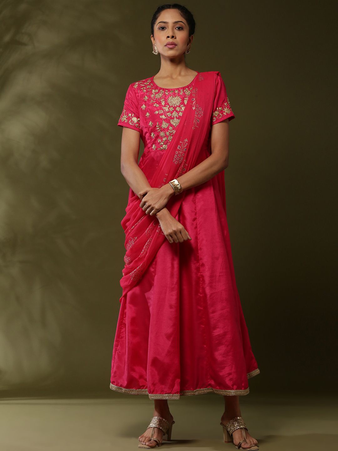 

Abhishti Women Floral zari Embroidered Dupatta Attached Midi Ethnic Dress, Fuchsia
