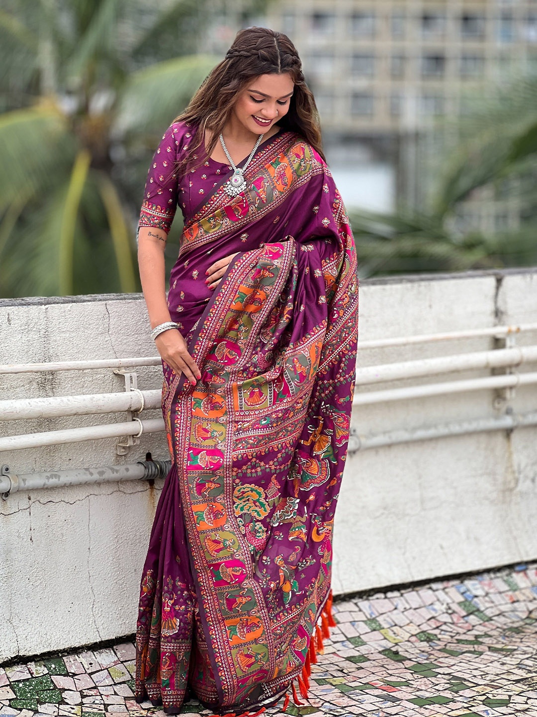 

YAVIRA SILK Ethnic Motifs Woven Design Saree, Magenta