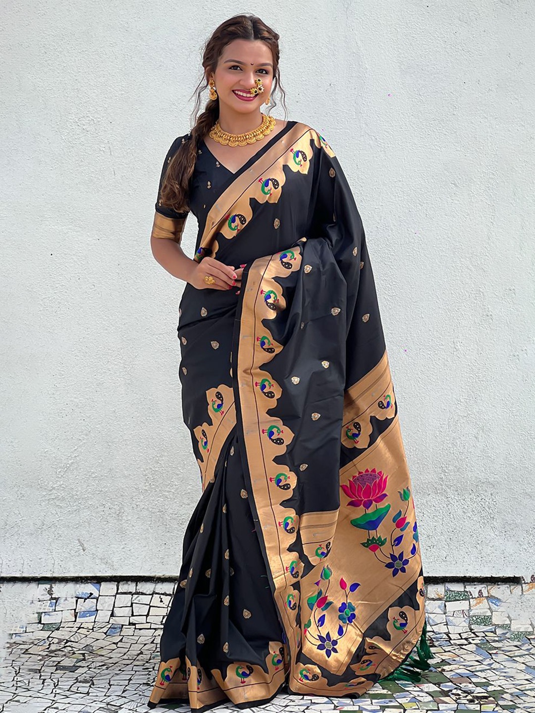 

YAVIRA SILK Ethnic Motifs Woven Design Zari Paithani Saree, Black