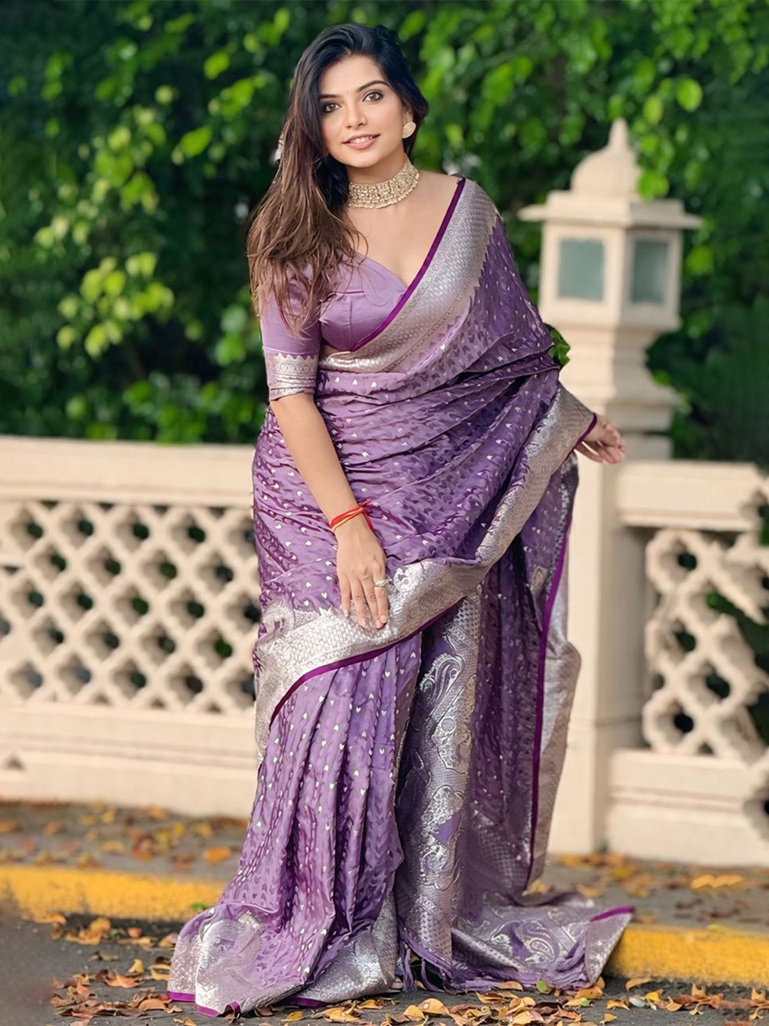 

YAVIRA SILK Woven Design Banarasi Saree, Lavender