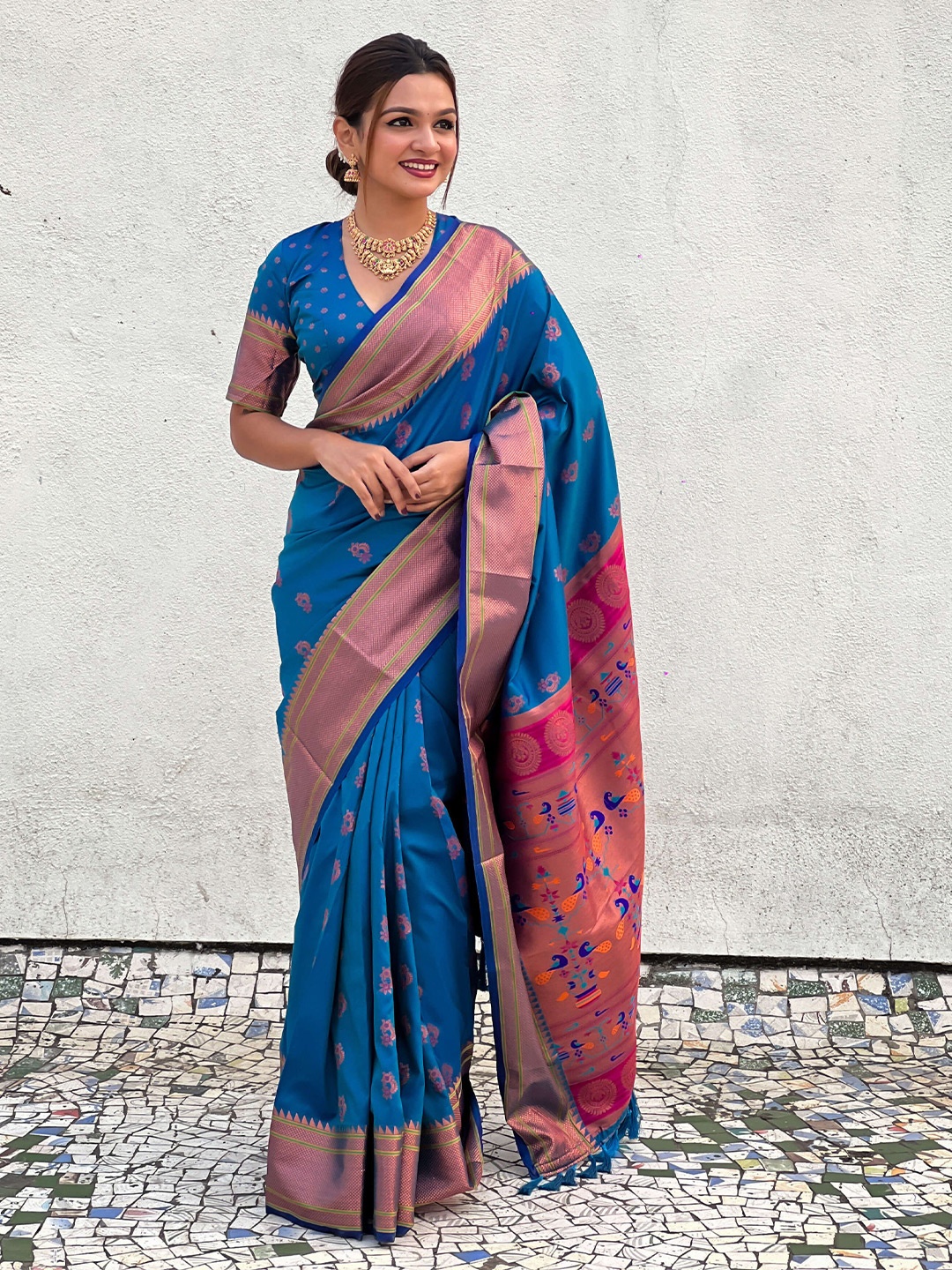 

YAVIRA SILK Ethnic Motifs Paithani Saree, Blue