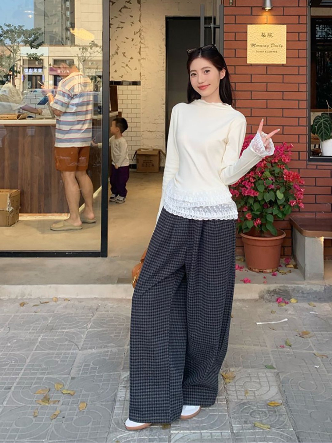 

StyleCast x Revolte Women Extended Sleeves Top, Off white