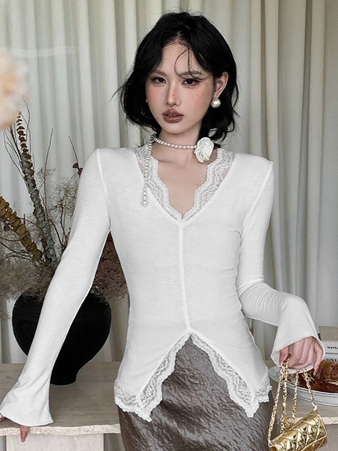 

StyleCast x Revolte Extended Sleeves Crepe Top, White