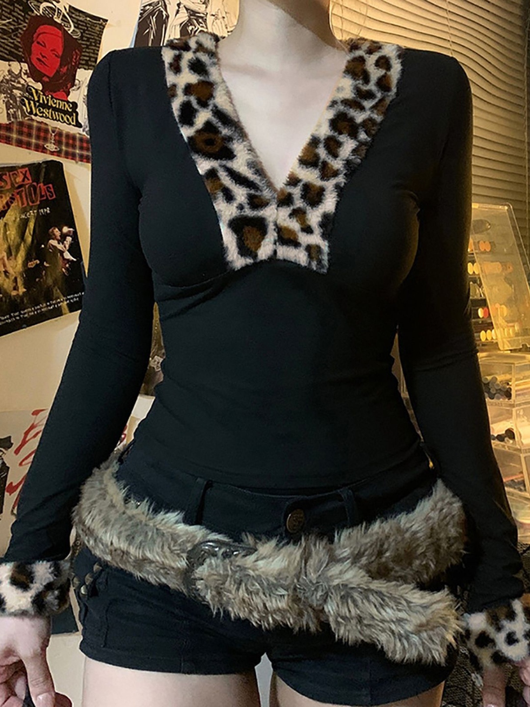 

StyleCast x Revolte Women Animal Printed Faux Fur Trim V-Neck Fitted Crop Top, Black
