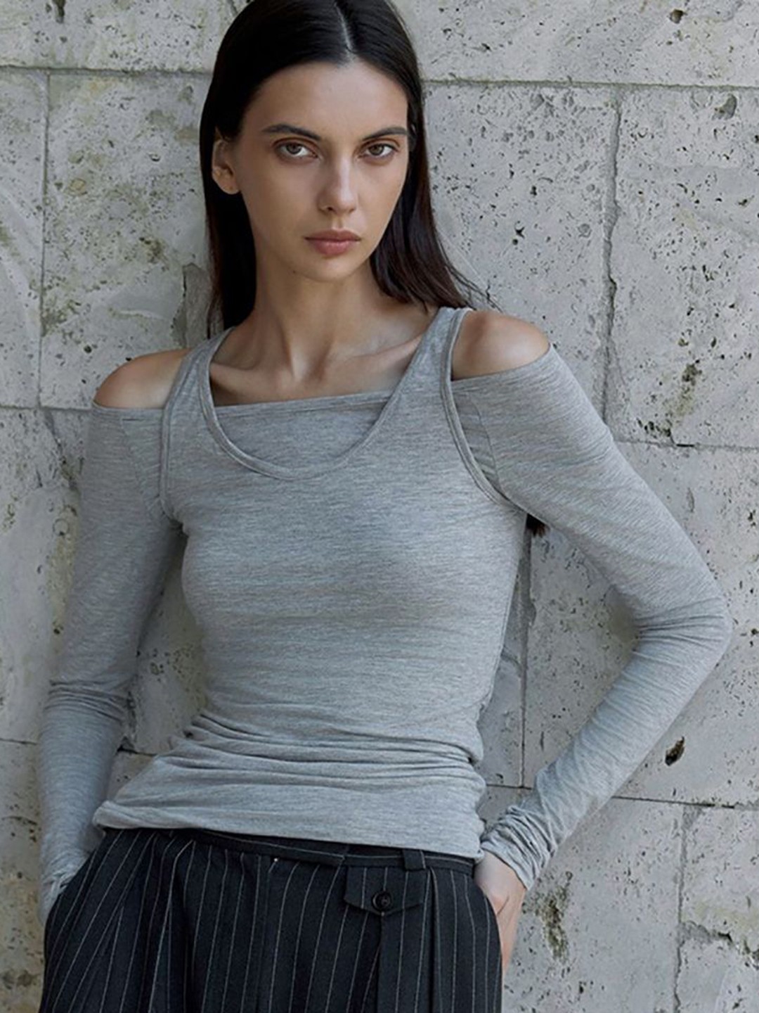

StyleCast x Revolte Women Extended Sleeves Top, Grey